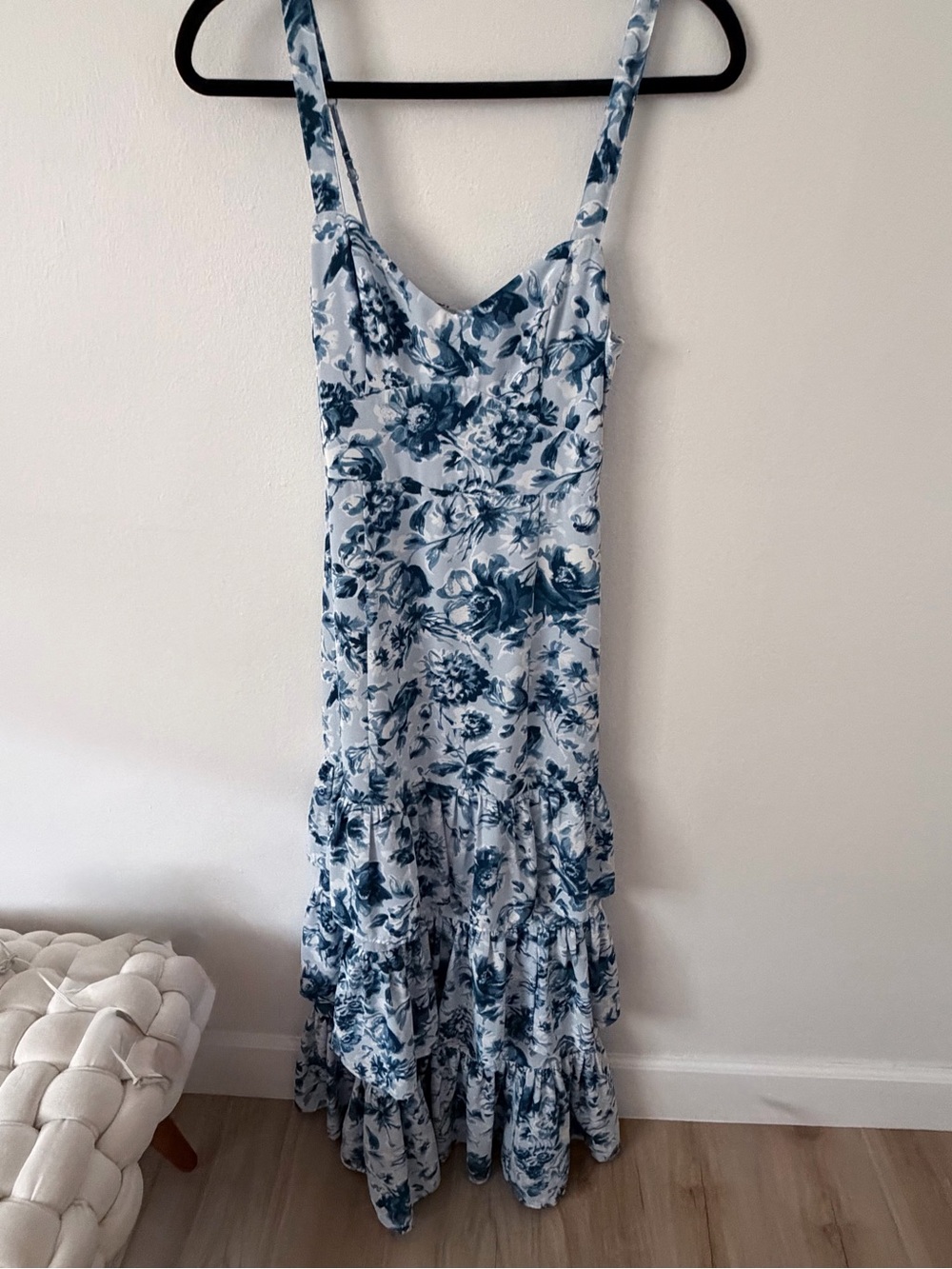 NWOT Abercrombie & Fitch White and Blue Floral Tiered Maxi Dress